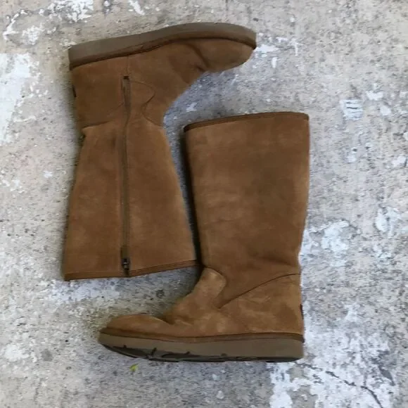Tall  Uggs  boots