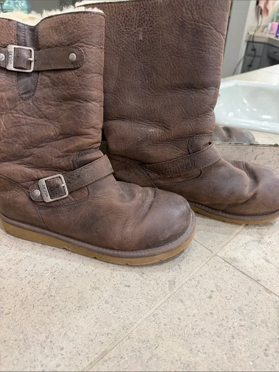 UGG Brown Leather Winter Boot