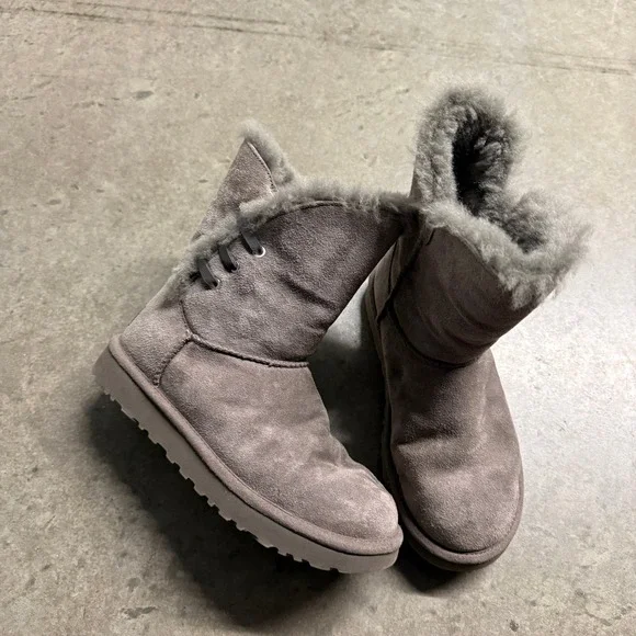 UGG Gita Grey Suede Sheepskin Lace Up Winter Boots 1018517 Womens‎ 6