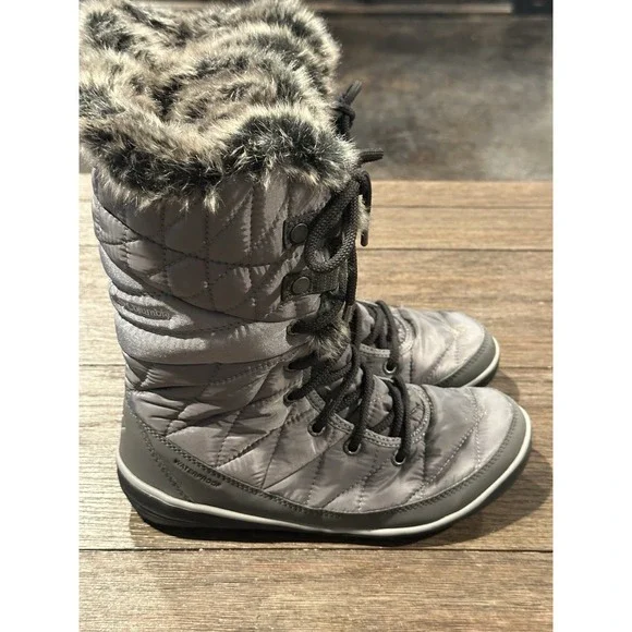 Columbia Women's Sz‎ 7 Heavenly Gray Waterproof Omni Heat Winter Snow Boots