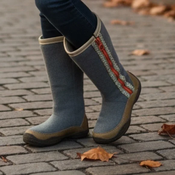 Sorel Norquay gray boots Folkloric whimsical Women's size 5‎