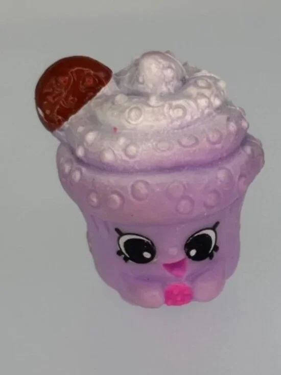 RARE Season 5-Bakery Creamy Cookie Cupcake (Purple) Shopkins
