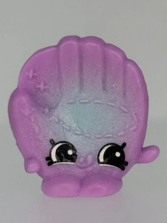 RARE Season 5-Sports Bailey Baseball Glove Shopkins