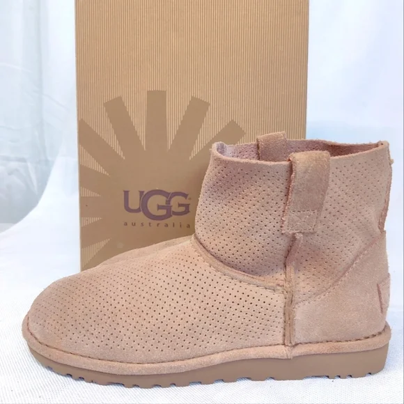 Ugg Classic Unlined Mini Perf Boots Tan Size 6 w/ Flaws