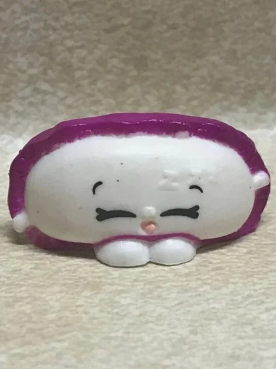 EXCLUSIVE Series 4 Exclusive Sandy Shut Eye Shopkins