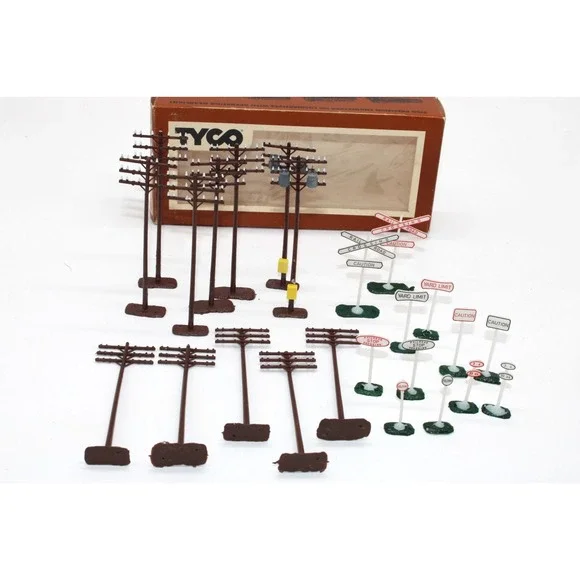 VTG Tyco HO Scale Lot 24 Train Accessories Telephone Poles Trackside Signs & Box