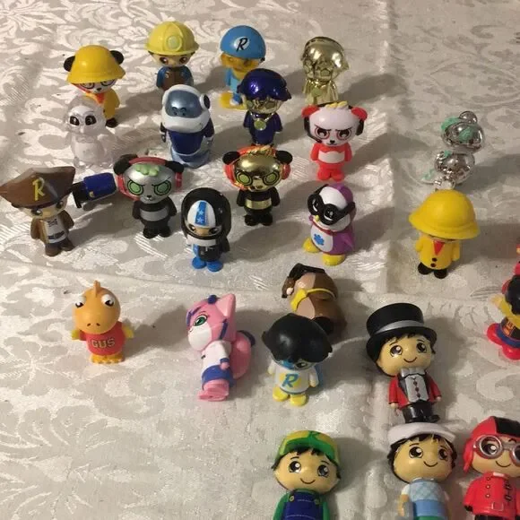 Assorted Kids Toy Figurine Lot