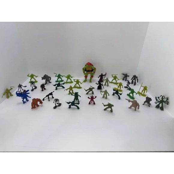 Playmates Teenage Mutant Ninja Turtles Lot of 36 Figures 35‎ Mini & 1 Raphael