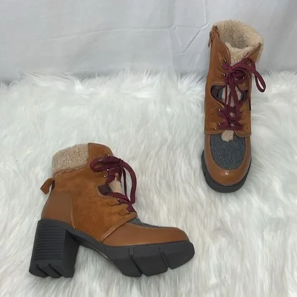 Naturalizer Myla NWOT Lug Sole Brown/Grey Leather Lined Lace Up Booties‎ Sz 6
