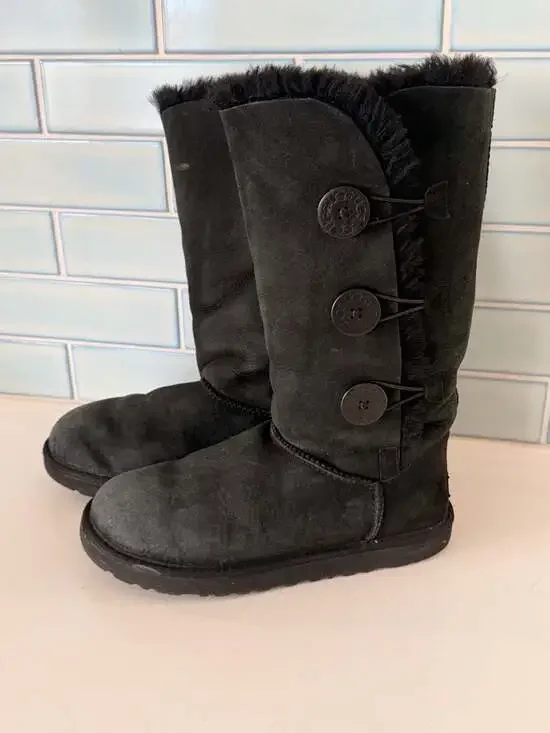 UGG Women's Bailey Button Triplet Boots Black Suede- gently worn - size 7