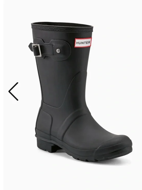 Hunter Women’s Original Short Rain Boot - Black size 9 (never worn outside)