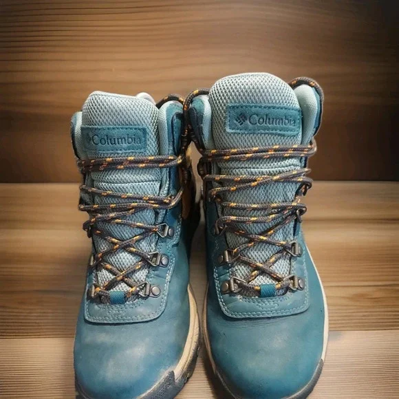 Columbia Womens Newton Ridge Plus Waterproof Hiking Boot Sz 8 Deep  Dusty Green