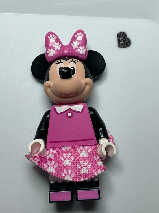 LEGO Minnie Mouse minifigure