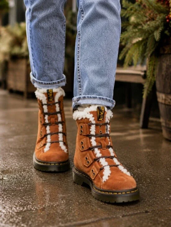Dr. Martens Women's 1460 Lace To Toe Fur Lined Buttersoft Lace Up Boots Size 7