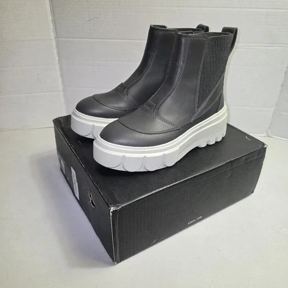 Sorel Women's Caribou X Chelsea Boots -Black Leather - NIB - SZ 7 Waterproof
