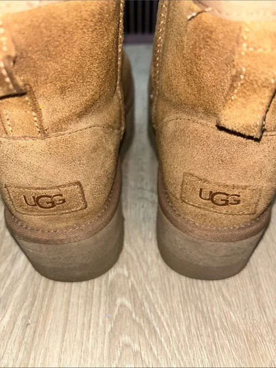 UGG Chestnut Suede Short Platform Boot
