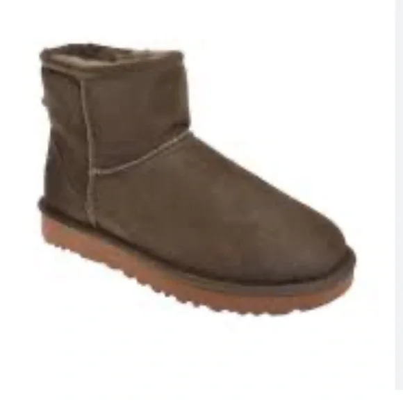 UGG Classic Mini Leather Bomber Boot