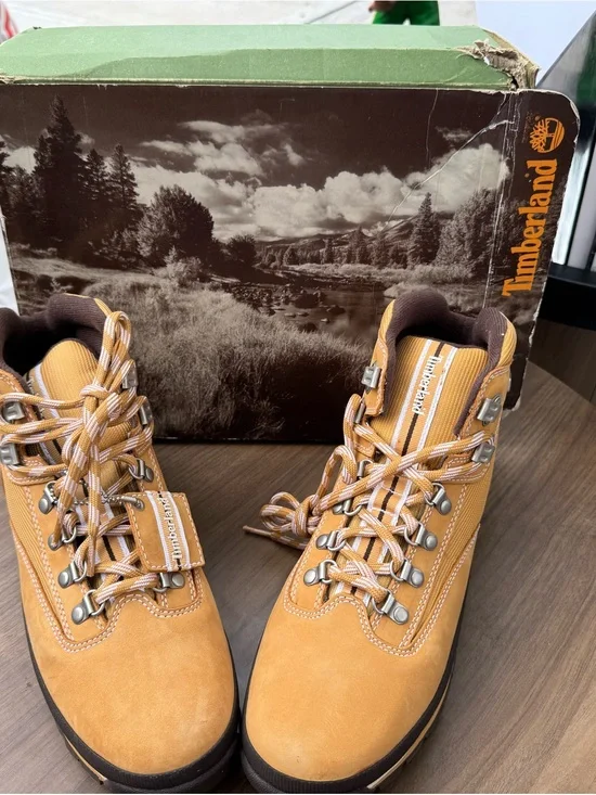 Timberland Tan Leather Hiking Boots with Brown Accents
