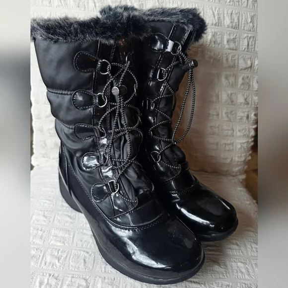 Totes Black Winter Boots with Faux Fur