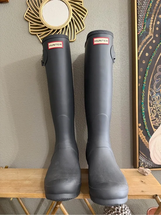 Hunter Matte Dark Grey Knee-High Rain Boots with Red Logo