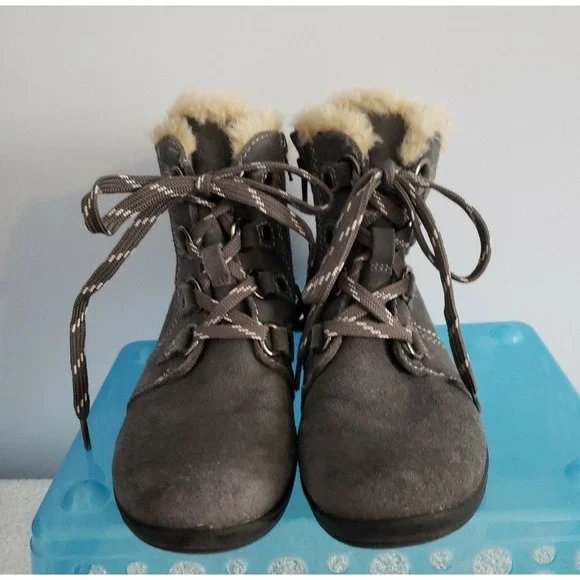 Earth Origans Womans Boots‎ water Resistant Size 7 1/2 Dark zgrey with Faux fur