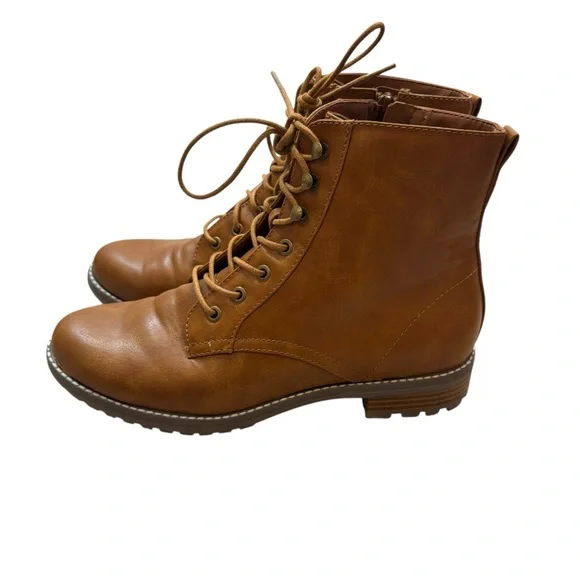 Brand new without Tags Ladies Sonoma‎ Brand Faux Leather Lace Up Boots Size 9.5