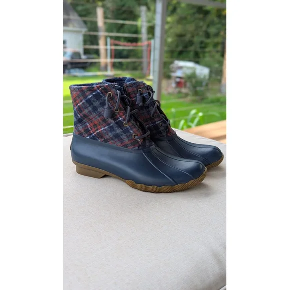 Women's Sperry Navy Plaid Duck Winter Rain Boots US 8