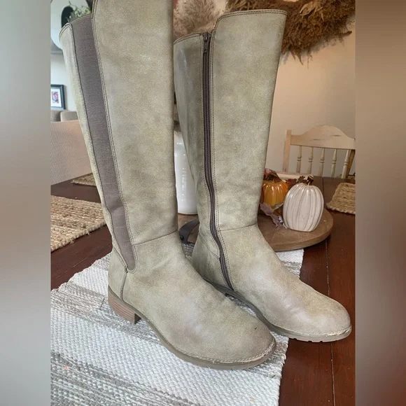 GH‎ Bass Derica Distressed Tan Faux Leather Riding Boots With Stretch Size 8.5