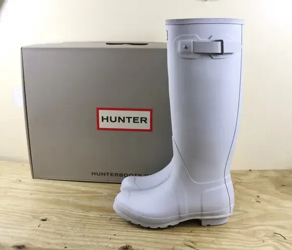 New Hunter Rain Boots 8M Light Gray Original Gloss Tall Pull On Waterproof