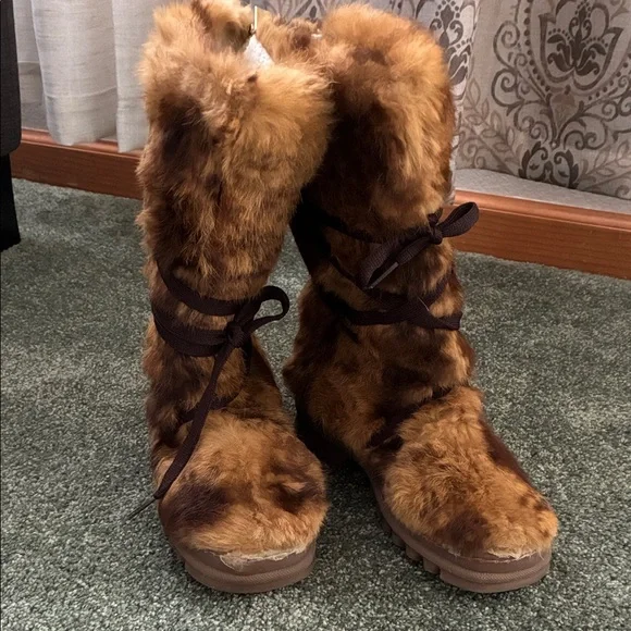 Bebe Y2K brown Faux Fur Boots