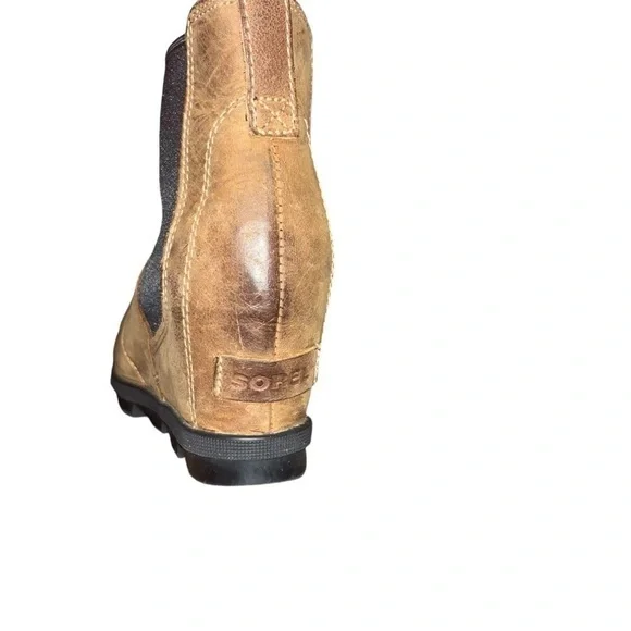 SOREL Joan of Arctic Wedge I| Chelsea Boot size 6