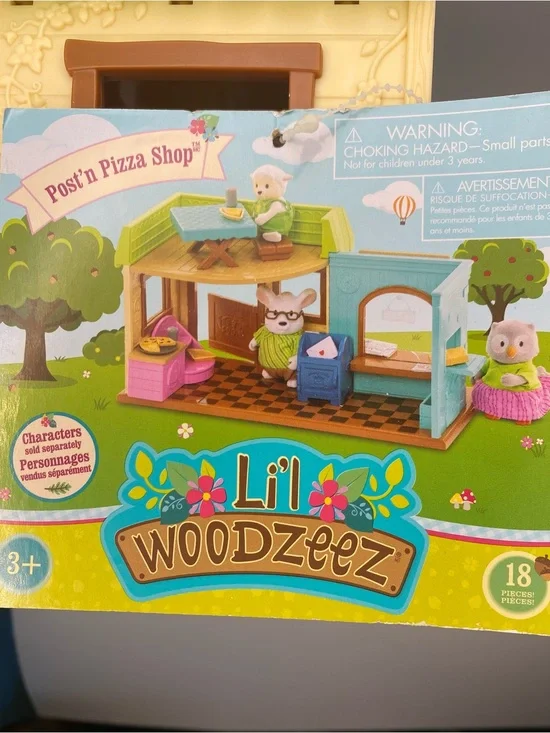 Li'l Woodzeez Post'n Pizza Shop Playset — Green & Pink