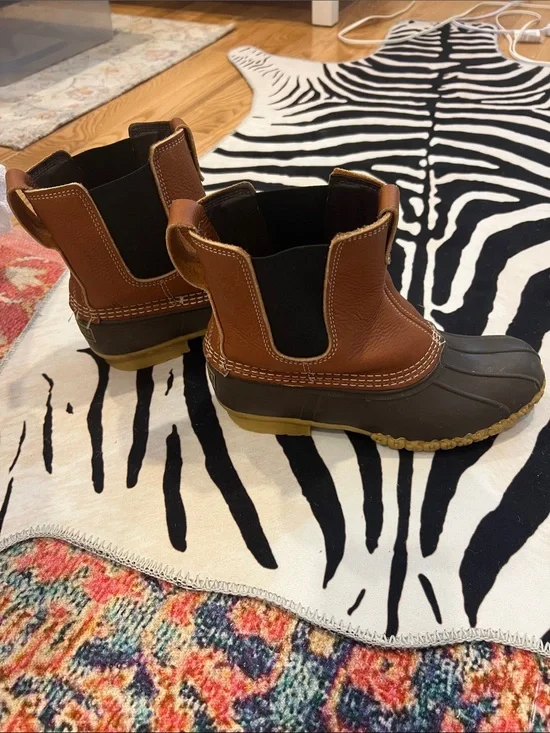L.L. Bean Women’s Bean Boot, 6.5”Chelsea size 9