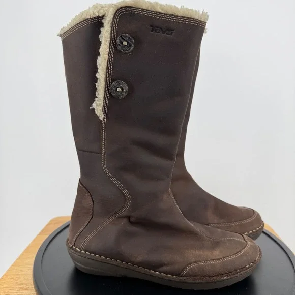 Teva Brown Leather Tall Boots Faux Shearling Lined Spider Rubber Sole Womens 8