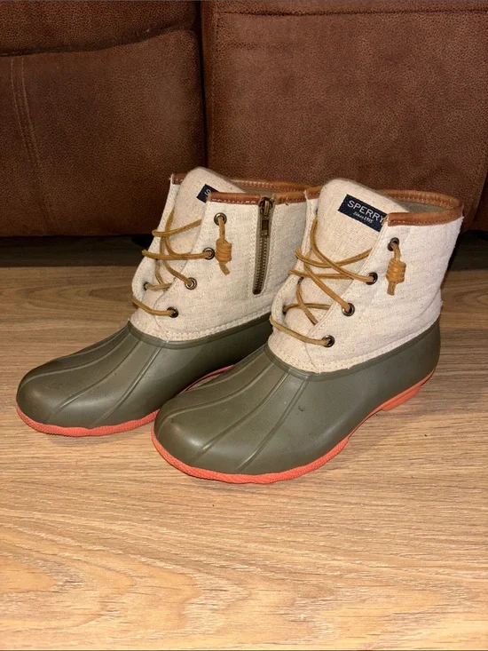 Women’s Sperry Duck Olive Rubber & Cream Canvas Boots with Orange Soles