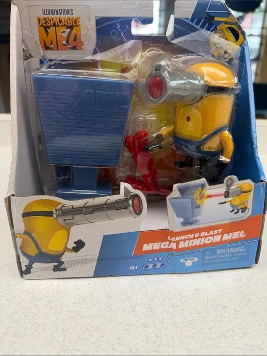 Despicable Me 4 Mega Minion Mel Launch & Blast Figure - Yellow