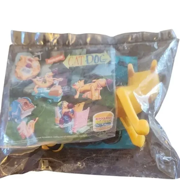 Nickelodeon Yellow Cat Dog Action Figure Burger King Toy Unopened vintage