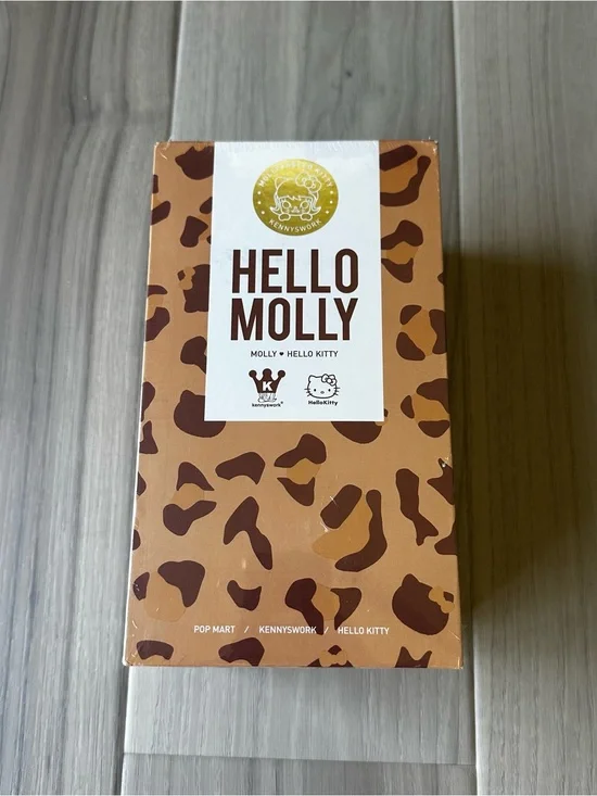 Pop Mart MOLLY x Hello Kitty