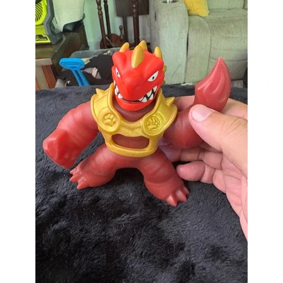 Moose Toys Heroes of Goo Jit Zu Blazagon Red Dragon Action Figure Gold Armor