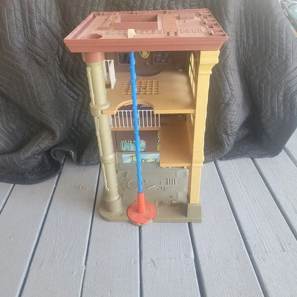 1987 Kenner The Real Ghostbusters Firehouse Headquarters Playset HQ Building
