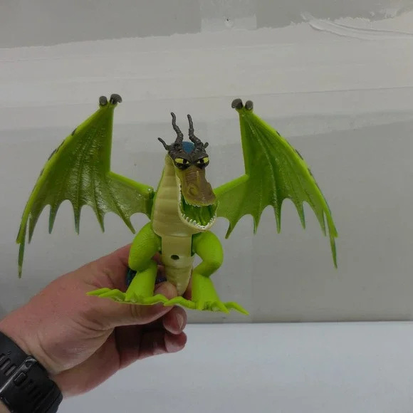 Spin Master How to Train Your Dragon Hookfang Monstrous Nightmare Action Figure