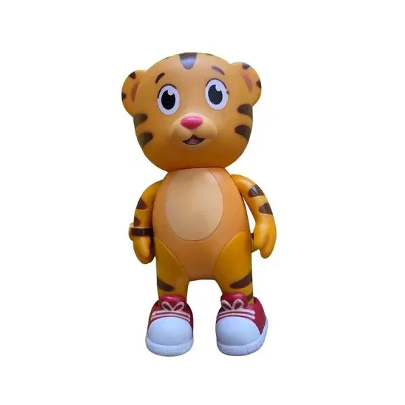 '7 Daniel Tiger Figure