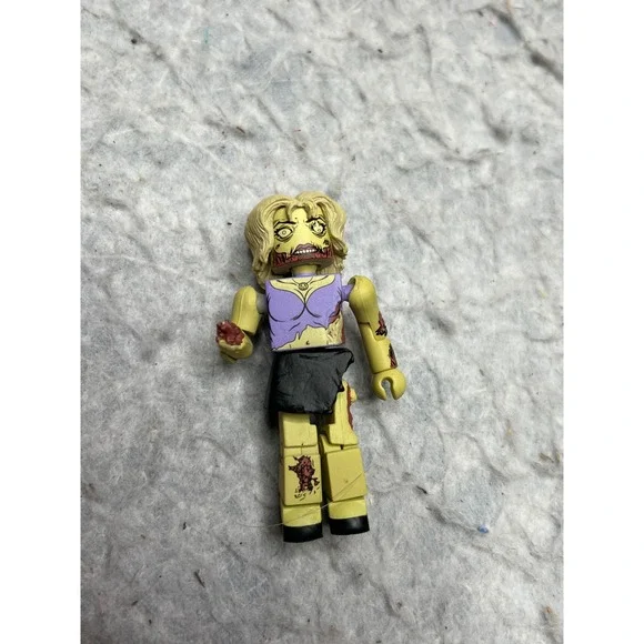 Diamond Select‎ Toys The Walking Dead Minimates Female Zombie Figure 2012 DST