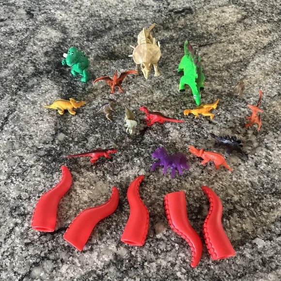 Lot of 15 Dinosaur Figures & Sea Creatures w/‎ Squid Finger Toys Mixed Set
