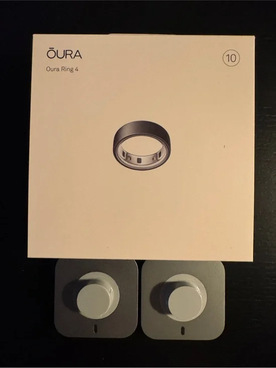 Oura Ring Gen 4 in Stealth Black with (2) additional Oura Chargers - Size 10