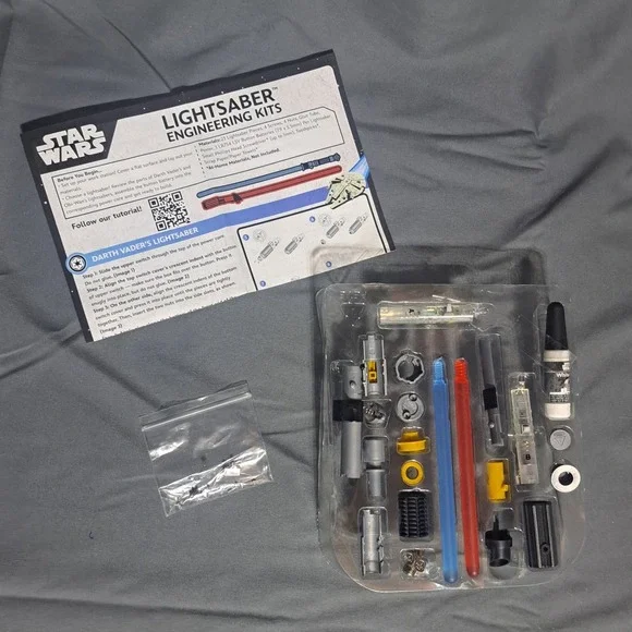 Star Wars Construct‎ Your Own Lightsabers STEM Kit