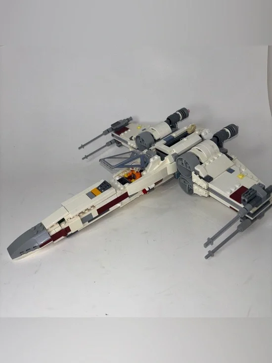 Lego Star Wars X-Wing Starfighter 75218 with Mini Figure / No Booklet or Box