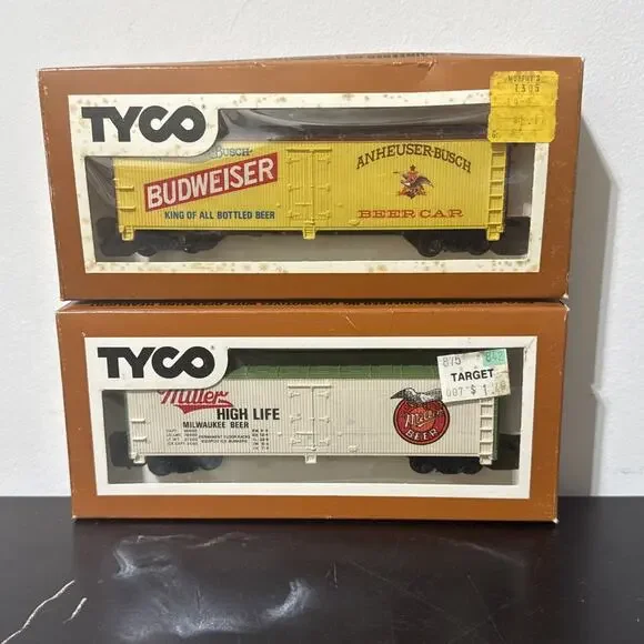 Vintage Lot Of Two TYCO HO Scale Train Cars Budweiser And Miller High Life Beer