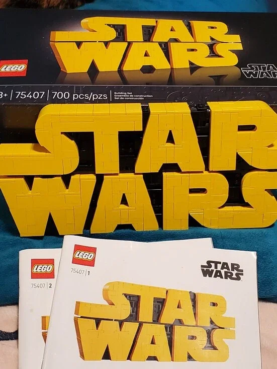 LEGO Star Wars Bold Yellow 'STAR WARS' Logo Building Set