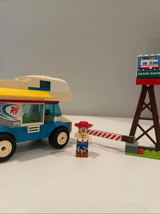 *RETIRED* LEGO Toy Story Van Set